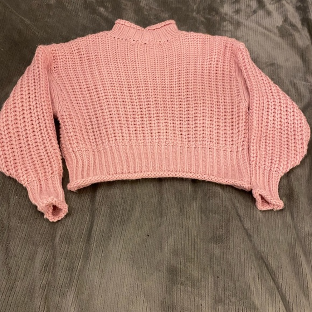 Pretty pink sweater‎